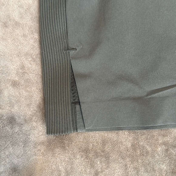 Athleta Brooklyn mid rise ankle pant. Comfortable & stretchy. Color-sage. Size 0 - Picture 6 of 6